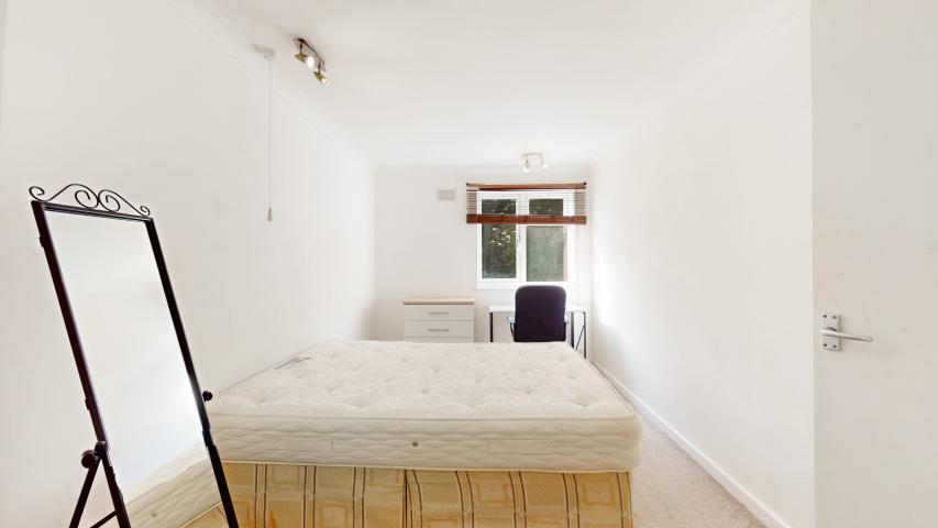 			2 Bedroom, 1 bath, 1 reception Flat			 Greencroft Gardens, West Hampstead